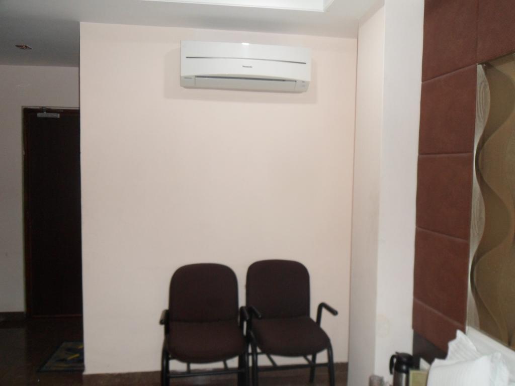 Hotel Silver Plaza Ahmedabad Phòng bức ảnh