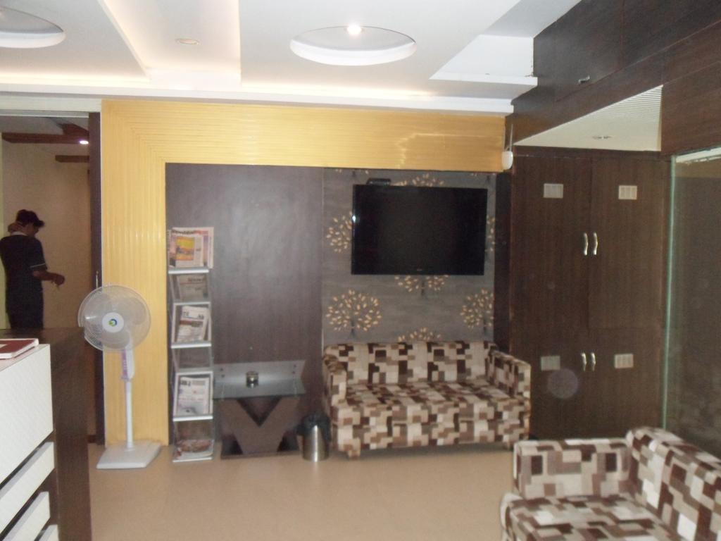 Hotel Silver Plaza Ahmedabad Ngoại thất bức ảnh