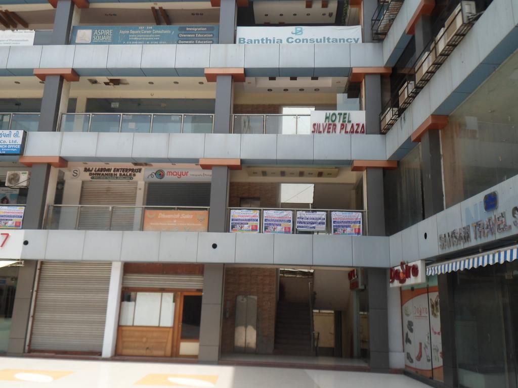 Hotel Silver Plaza Ahmedabad Ngoại thất bức ảnh