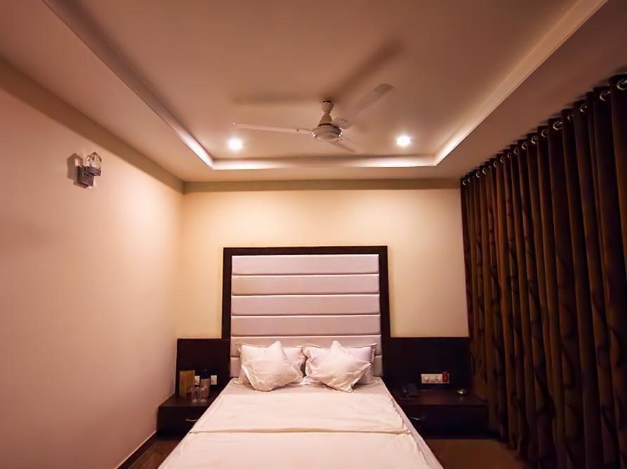 Hotel Silver Plaza Ahmedabad Ngoại thất bức ảnh