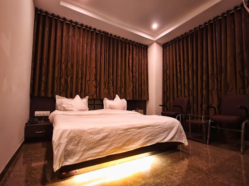 Hotel Silver Plaza Ahmedabad Ngoại thất bức ảnh